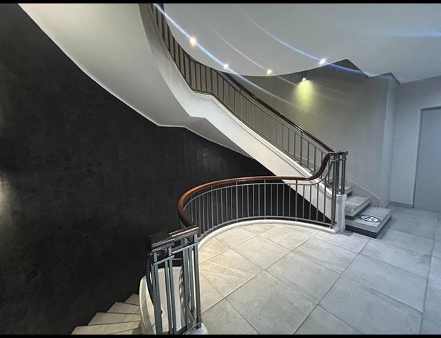 171M² BUILDING TO LET IN CAPE TOWN CITY CENTRE